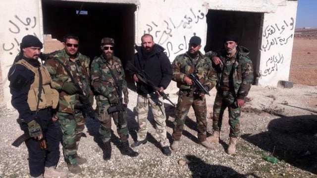 Παλαιστίνιοι με αμερικανικά όπλα στο πλευρό του Συριακού στρατού – Ετοιμάζονται να εξαφανίσουν τους τζιχαντιστές